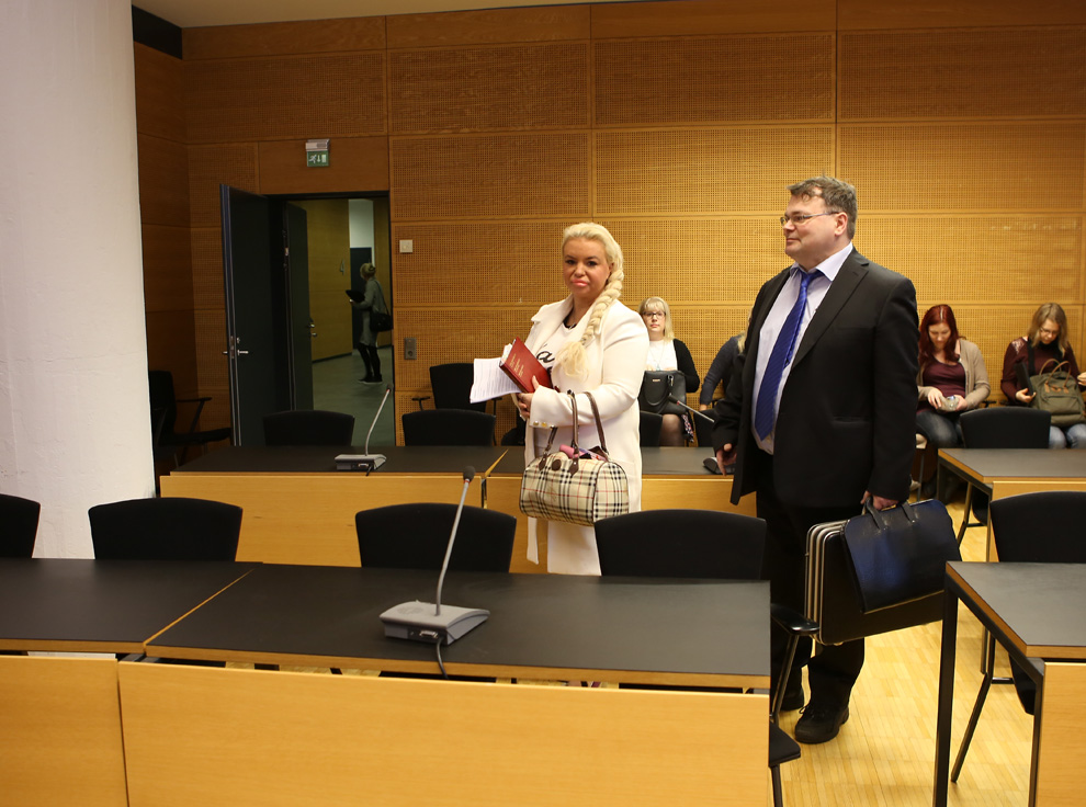 Johanna Tukiainen oikeudessa Johanna Tukiainen oikeudessa