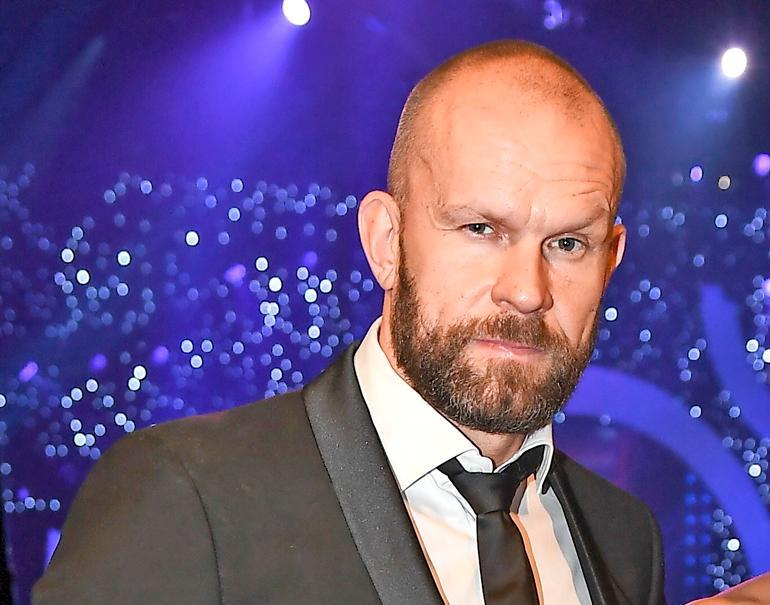 Jere Karalahti poseeraa Seiskalle Jere Karalahti poseeraa Seiskalle