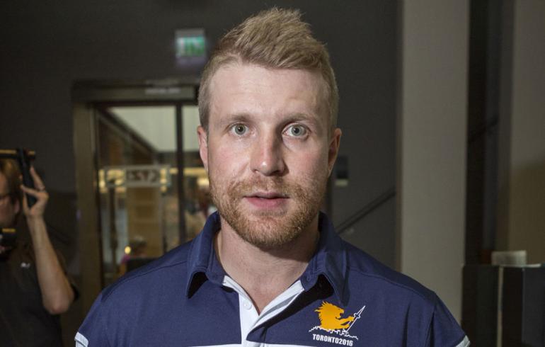 Leo Komarov. Leo Komarov.