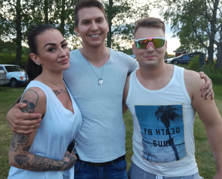 Laine Bruce, Strippari-Iiro ja Bile-Dani Nakukympissä. Laine Bruce, Strippari-Iiro ja Bile-Dani Nakukympissä.