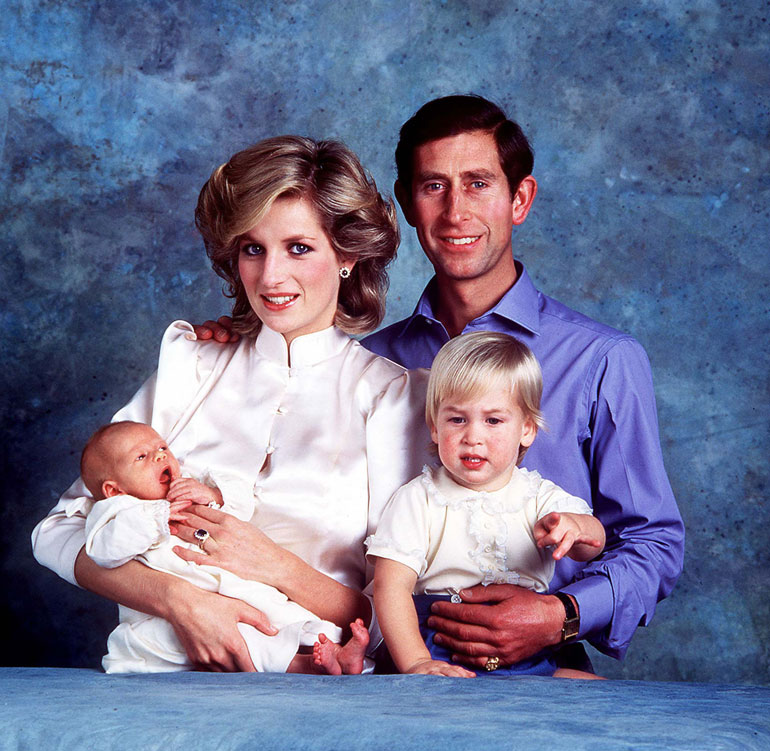 Williamista tuli isoveli syksyllä 1984, kun prinssi Harry syntyi. Prinsessa Diana kertoi myöhemmin avioliittonsa olleen tässä vaiheessa jo pahoissa ongelmissa.