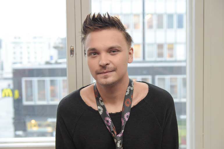 Roope Salminen haukkui Antti Rinteen synnytystalkoista. Roope Salminen haukkui Antti Rinteen synnytystalkoista.