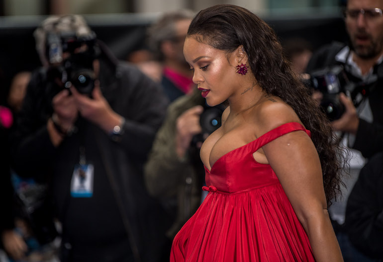 Rihannan rintamus varasti huomion ensi-illassa. Rihannan rintamus varasti huomion ensi-illassa.