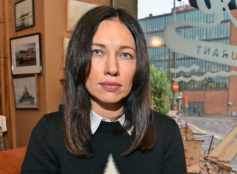 Oksana harkitsee Jeren viemistä oikeuteen. Oksana harkitsee Jeren viemistä oikeuteen.