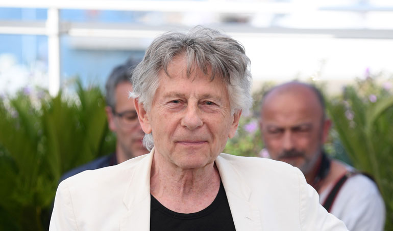 roman polanski punaisella matolla. roman polanski punaisella matolla.