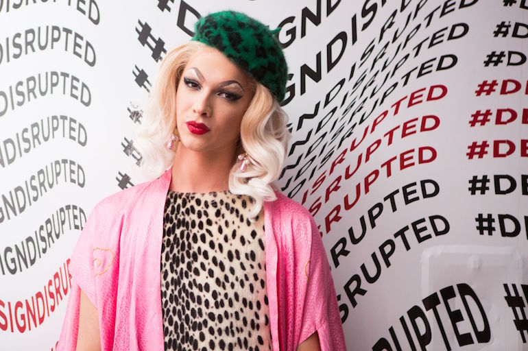 Violet Chachki tähdittää alusvaatekampanjaa. Violet Chachki tähdittää alusvaatekampanjaa.