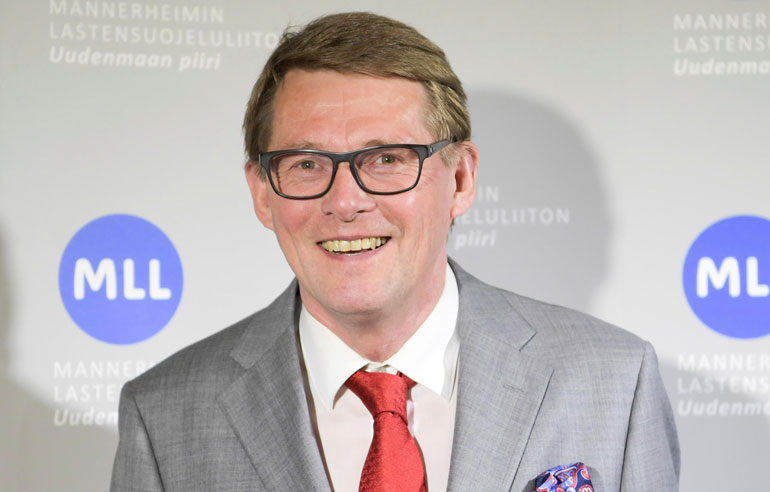 Matti Vanhanen on presidenttiehdokas. Matti Vanhanen on presidenttiehdokas.
