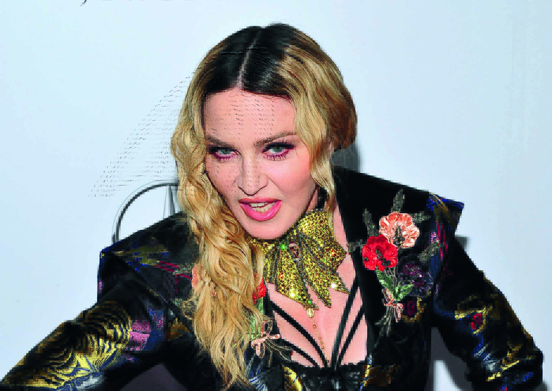 Madonna on ahkera somettaja. Madonna on ahkera somettaja.