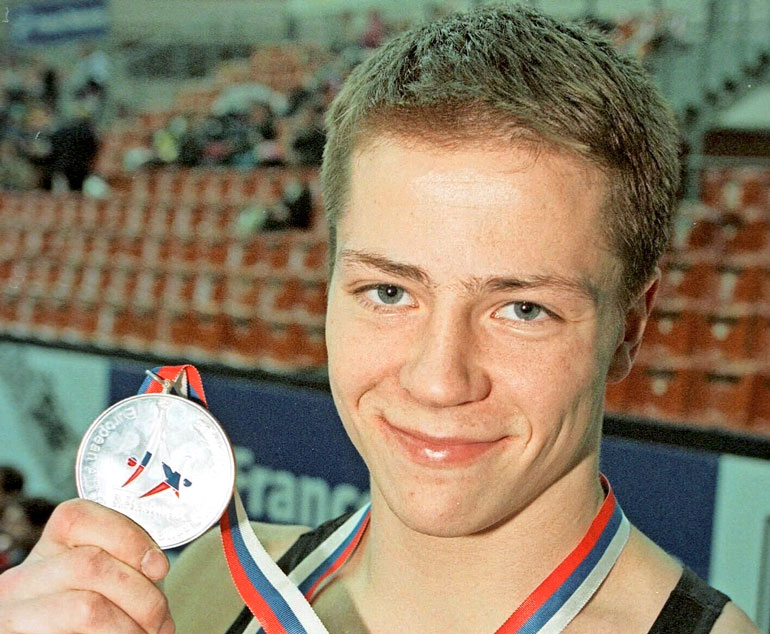 Jari Mönkkönen loukkaantui uransa jälkeen. Jari Mönkkönen loukkaantui uransa jälkeen.