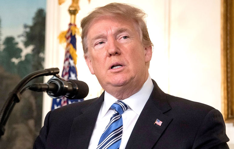 Donald Trumpin edustajat kiistävät salasuhteen Playboy-malliin. Donald Trumpin edustajat kiistävät salasuhteen Playboy-malliin.