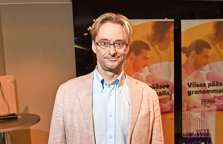 Mikael Jungner korkkasi mopokauden. Mikael Jungner korkkasi mopokauden.