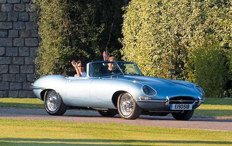 Harryn ja Meghanin hääauto oli vuoden 1968 klassikon moderni versio.