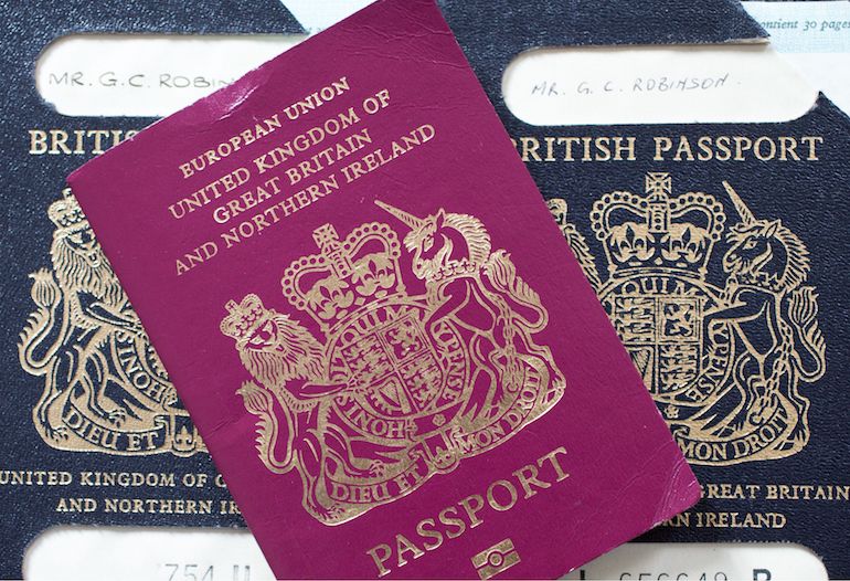 Britannian passeja myönnetään rajoitetusti. Britannian passeja myönnetään rajoitetusti.