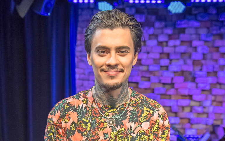 Mikael Gabriel osti uuden auton. Mikael Gabriel osti uuden auton.