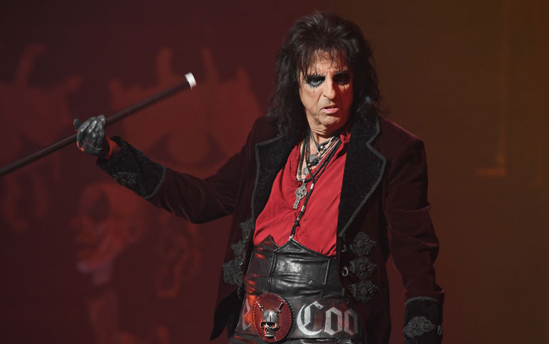 Alice Cooper kommentoi nykyisiä rockbändejä. Alice Cooper kommentoi nykyisiä rockbändejä.