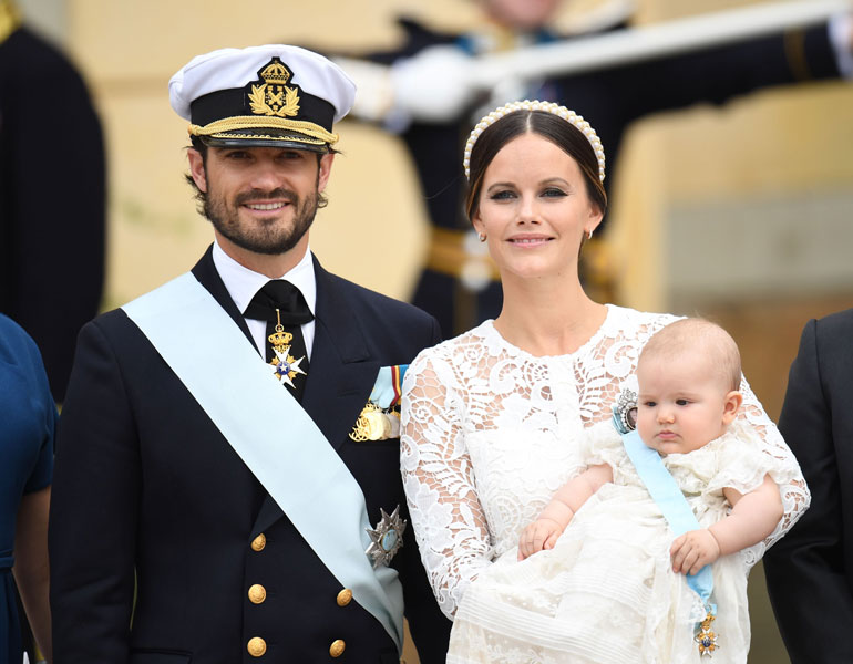 Carl Philipin ja Sofian esikoispoika, prinssi Alexander Erik Hubertus Bertil kastettiin Drottningholmin linnan kirkossa syksyllä 2016.