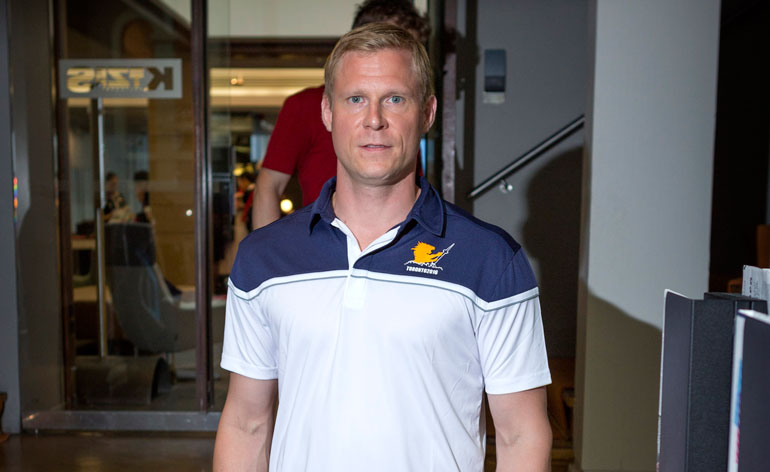 Mikko Koivu myy kesämökkinsä. Mikko Koivu myy kesämökkinsä.