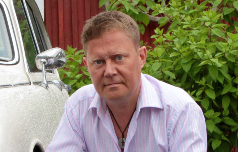 Pertti Salovaara muutti kerrostaloon. Pertti Salovaara muutti kerrostaloon.