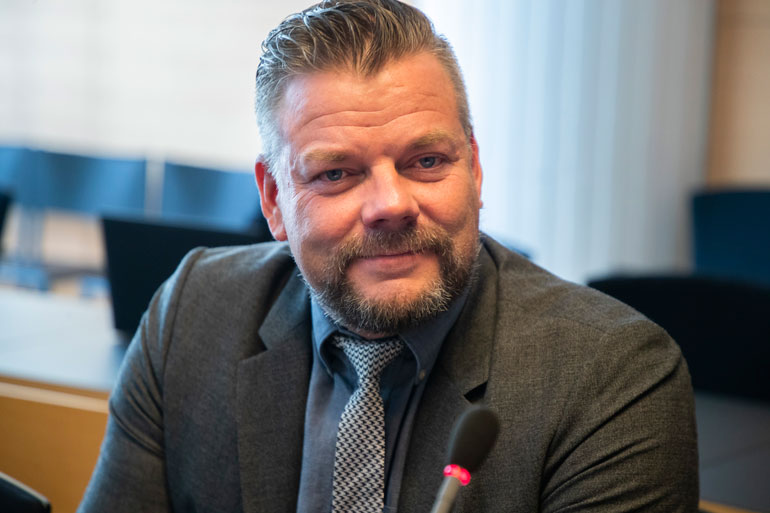 Jari Sillanpää myy asuntonsa. Jari Sillanpää myy asuntonsa.