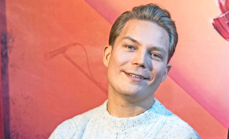 Cheek kommentoi kohujaan Seiskalle. Cheek kommentoi kohujaan Seiskalle.
