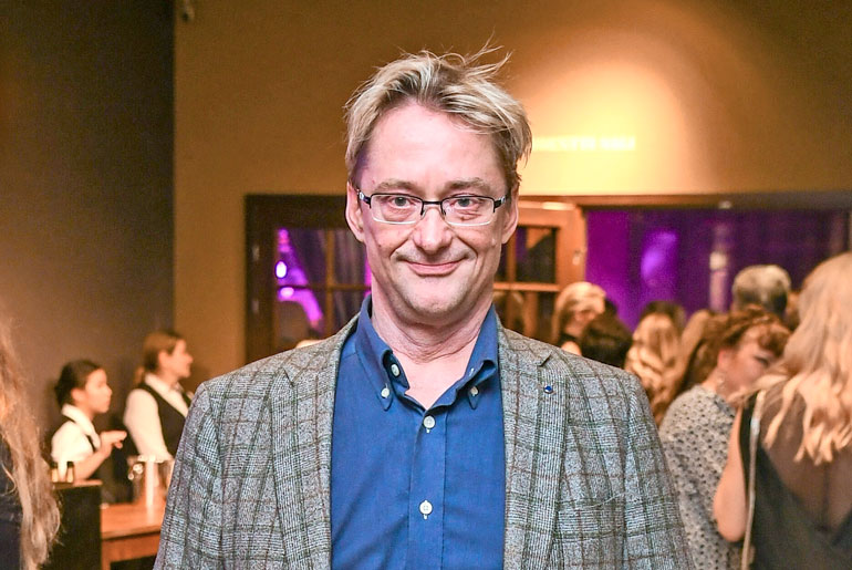 Mikael Jungner on jälleen rakkaushuhujen pyörteissä. Mikael Jungner on jälleen rakkaushuhujen pyörteissä.