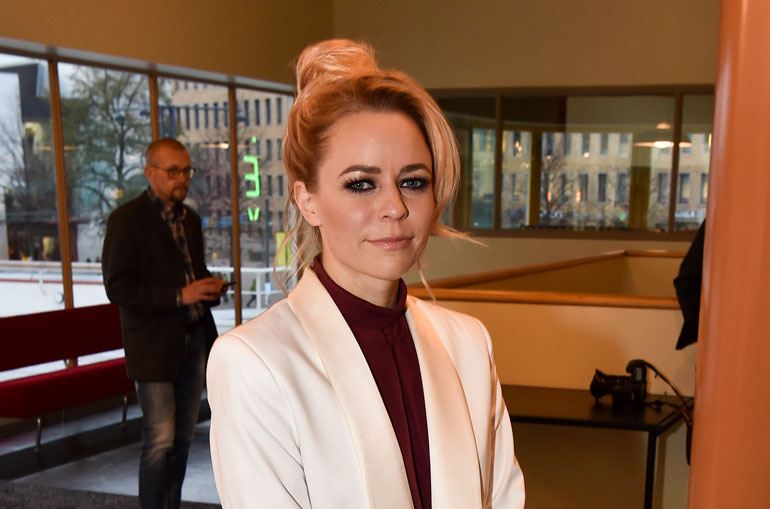 Paula Vesala oli vaitonainen suhteesta Samuli Edelmanniin. Paula Vesala oli vaitonainen suhteesta Samuli Edelmanniin.