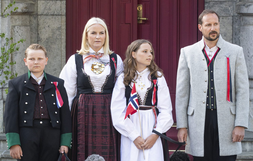 Norjan kruununprinssipari Haakon ja Mette-Marit, prinssi Sverre ja prinsessa Ingrid Norjan kruununprinssipari Haakon ja Mette-Marit, prinssi Sverre ja prinsessa Ingrid