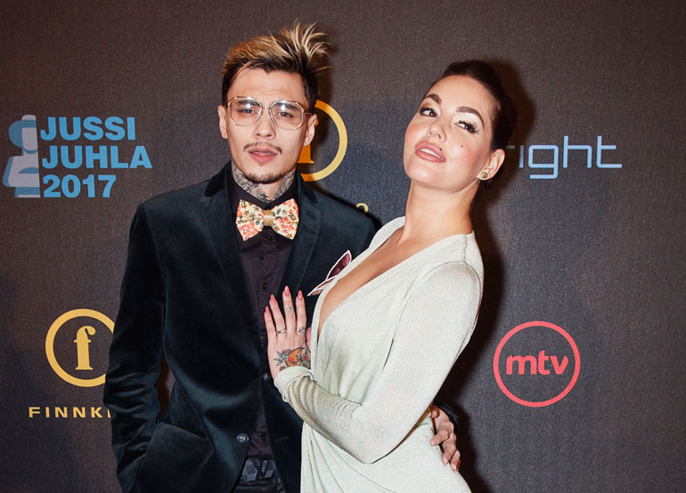 Mikael Gabriel ja Triana-rakas saavat perheenlisäystä. Mikael Gabriel ja Triana-rakas saavat perheenlisäystä.