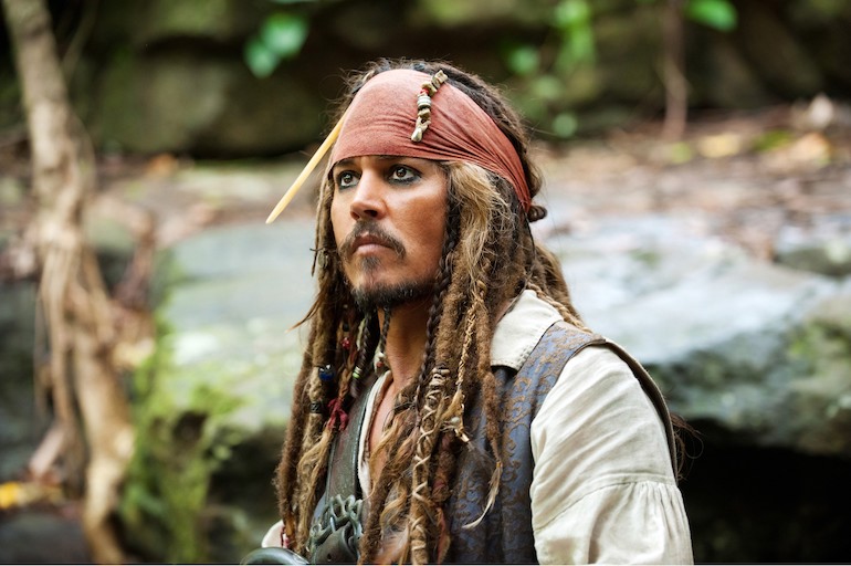 Jack Sparrow nähdään Pirates of the Caribbean-elokuvassa. Jack Sparrow nähdään Pirates of the Caribbean-elokuvassa.
