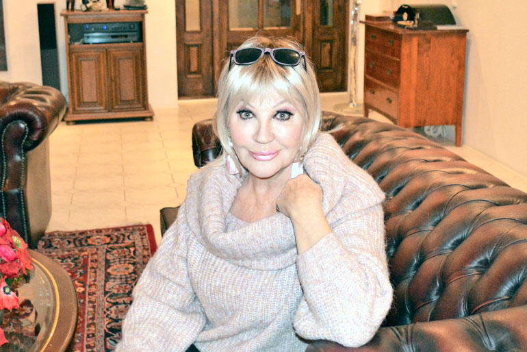 Hannele Lauri kurkisti tulevaisuuteen. Hannele Lauri kurkisti tulevaisuuteen.
