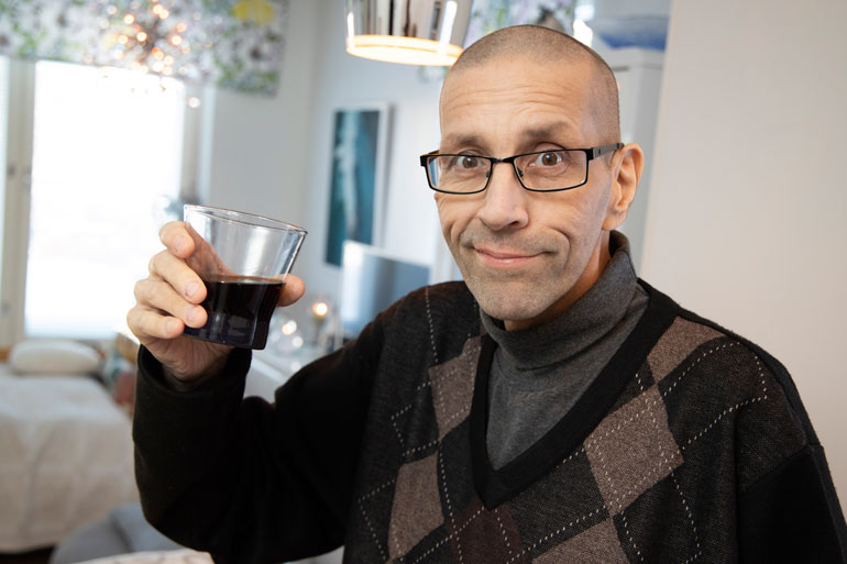 Jarmo Pellinen sai luontaistuotteita. Jarmo Pellinen sai luontaistuotteita.