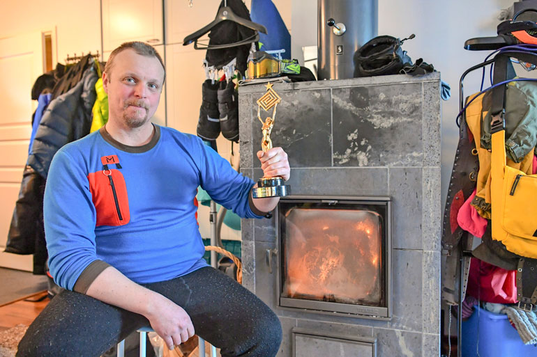 Aki Huhtasella on oma eräyritys. Aki Huhtasella on oma eräyritys.