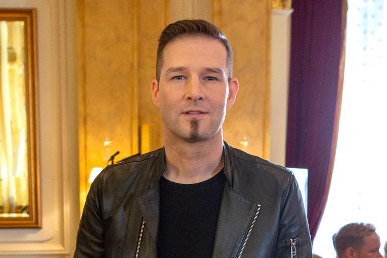 Darude asuu perheineen Salossa. Darude asuu perheineen Salossa.