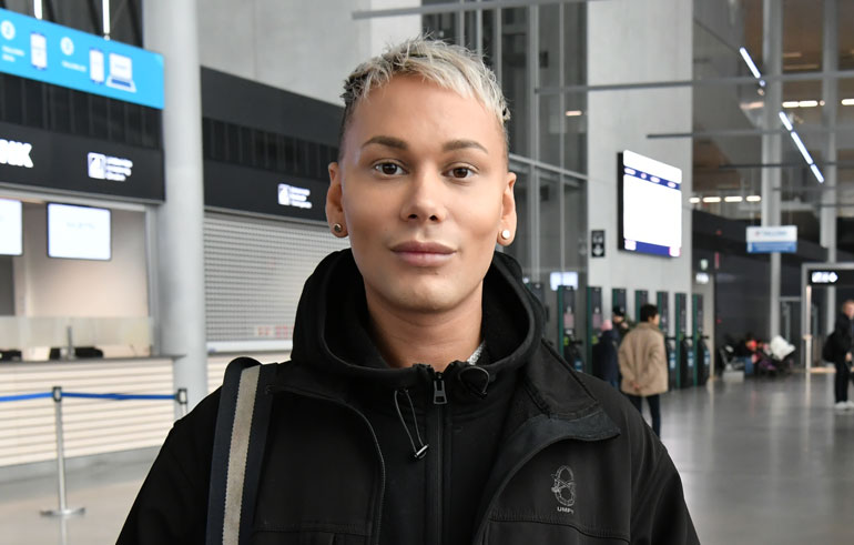 Joni VIrtanen joutui joukkion pahoinpitelemäksi. Joni VIrtanen joutui joukkion pahoinpitelemäksi.