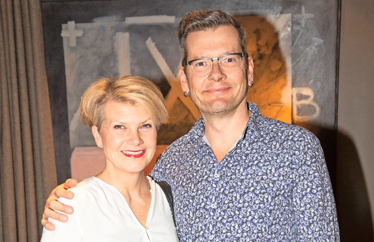 Sami Garam ja Nina-rakas avioituvat. Sami Garam ja Nina-rakas avioituvat.