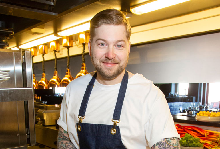 Teemu Laurell esittelee ruokatrendin. Teemu Laurell esittelee ruokatrendin.