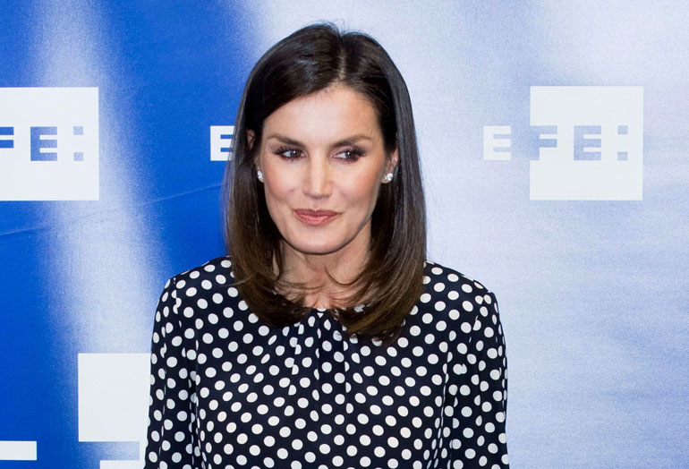 Kuningatar Letizia halpismekossa. Kuningatar Letizia halpismekossa.