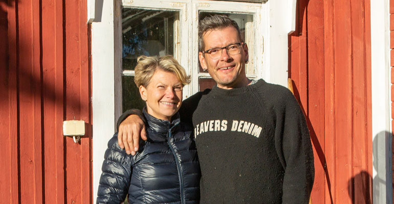 Sami Garam ja Nina-rakas saunovat. Sami Garam ja Nina-rakas saunovat.
