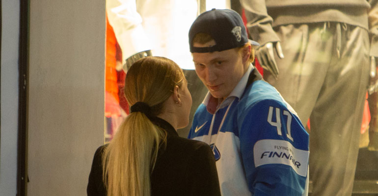Joel Kiviranta Leijonien kultajuhlissa. Joel Kiviranta Leijonien kultajuhlissa.