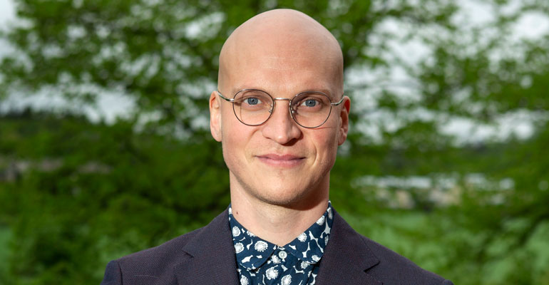 Riku Nieminen haluaa ohjaamaan. Riku Nieminen haluaa ohjaamaan.