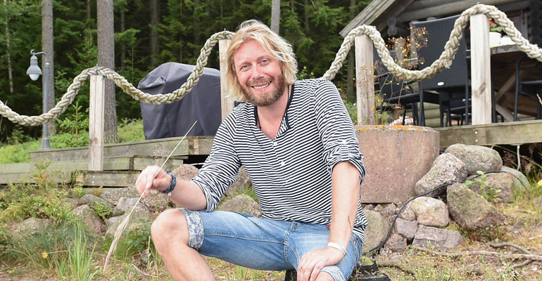 Kimmo Vehviläinen kommentoi suhdehuhua. Kimmo Vehviläinen kommentoi suhdehuhua.