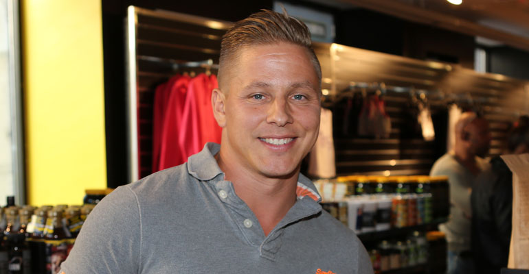 Markus Pöyhönen myönsi nauttineensa kesäpäivästä naisseurassa. Markus Pöyhönen myönsi nauttineensa kesäpäivästä naisseurassa.