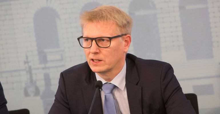 Kimmo Tiilikaisen salasuhde paljastui. Kimmo Tiilikaisen salasuhde paljastui.