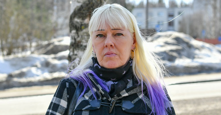 Pia Nykänen suree yhä Mattia. Pia Nykänen suree yhä Mattia.