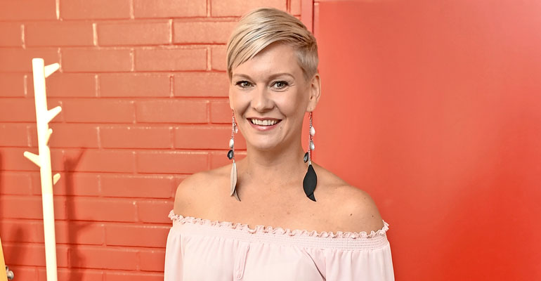 Heidi Sohlberg kuherteli patrick Roosin kanssa. Heidi Sohlberg kuherteli patrick Roosin kanssa.