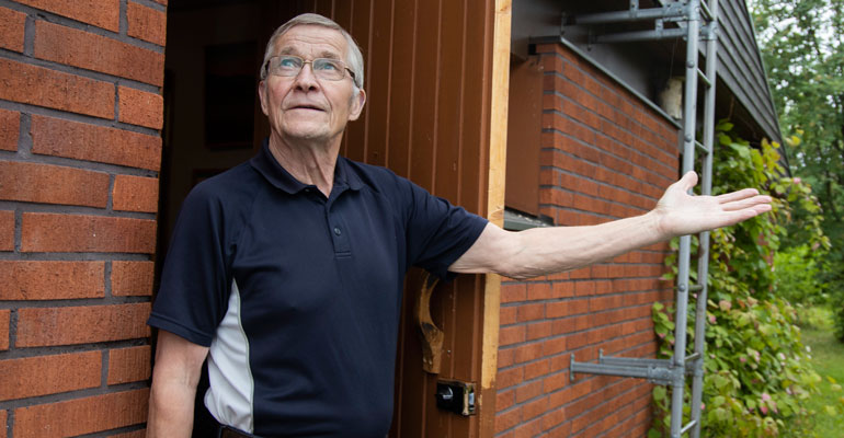 Matti Paasonen ennustaa sään ahvenesta. Matti Paasonen ennustaa sään ahvenesta.