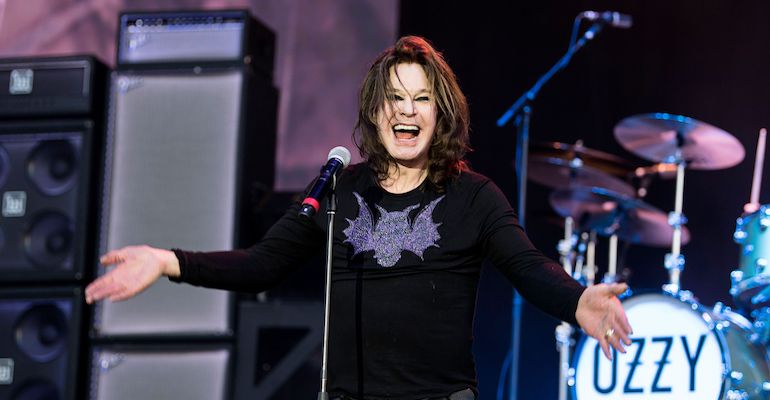 Ozzy on elänyt rokkarin elämää. Ozzy on elänyt rokkarin elämää.