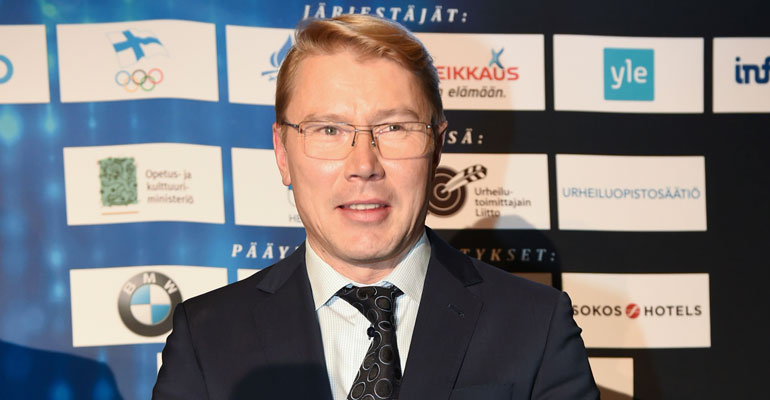 Mika Häkkinen nähtiin lentokoneessa. Mika Häkkinen nähtiin lentokoneessa.