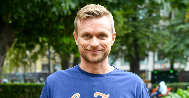 Iiro Seppänen seikkaili monissa paikoissa. Iiro Seppänen seikkaili monissa paikoissa.