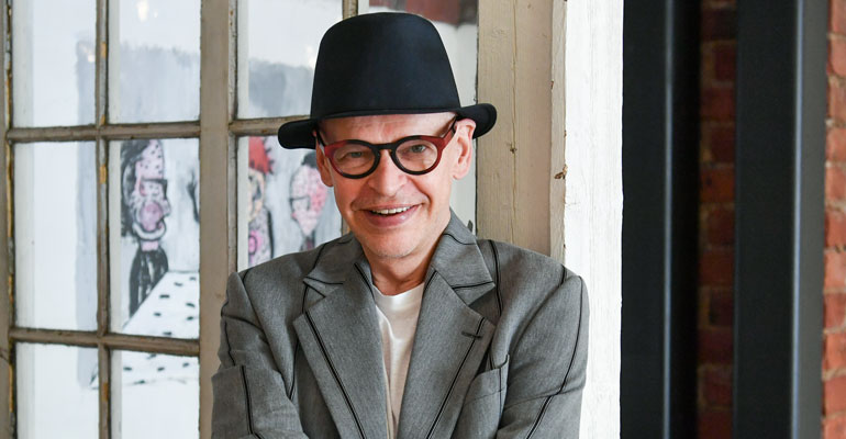 Jorma Uotinen poukkoili liikenteessä. Jorma Uotinen poukkoili liikenteessä.